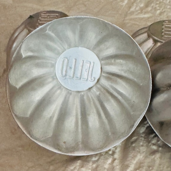 Vintage JELL-O Individual Aluminum Molds - Set of 4 Fluted Dessert Gelatin Cups - Picture 2 of 7